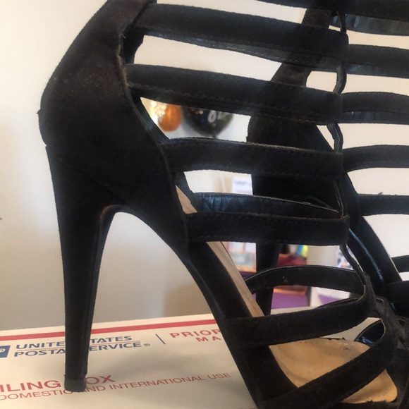 Gently worn black stilettos - Picture 5 of 6